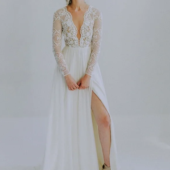 Leanne Marshall Dresses | Leanne Marshall Angeline Wedding Gown | Color: White | Size: 6 | Catiego224's Closet Leanne Marshall Dresses | Leanne Marshall Angeline Wedding Gown | Color: White | Size: 6 | Catiego224's Closet